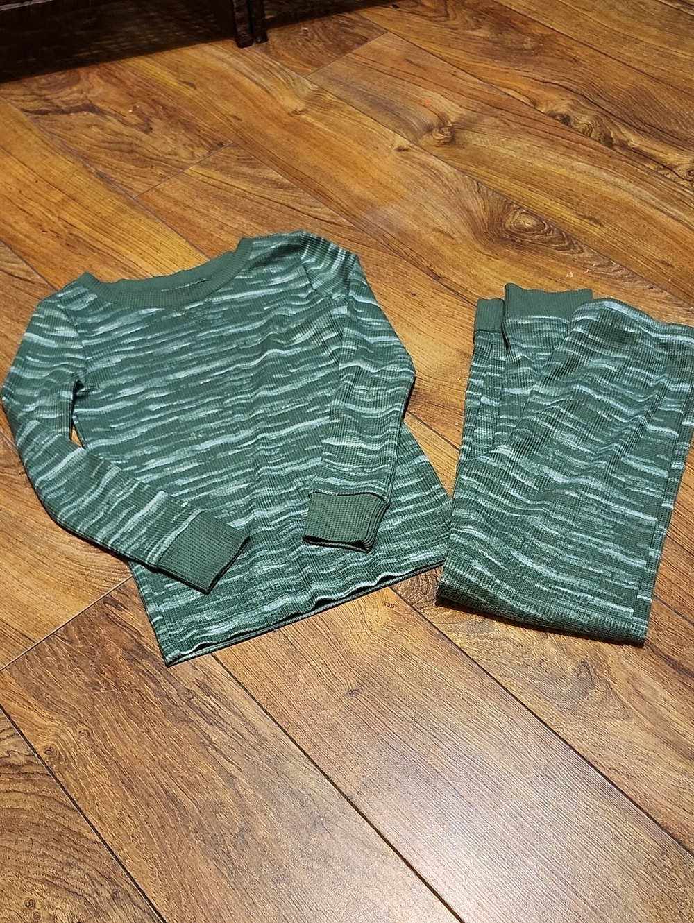 Amazon Essentials Green Marled Two-Piece Kids Pajama Set
